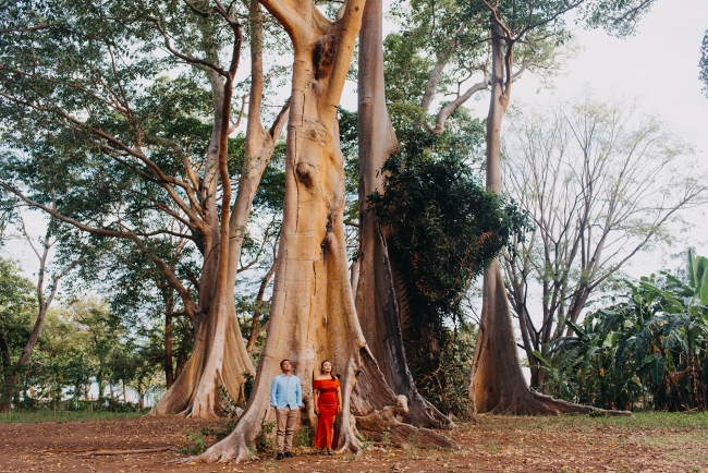 Sesi foto prewedding Ani dan Dana di Pohon Purba L